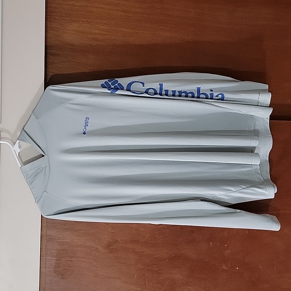 Columbia hooded long sleeve